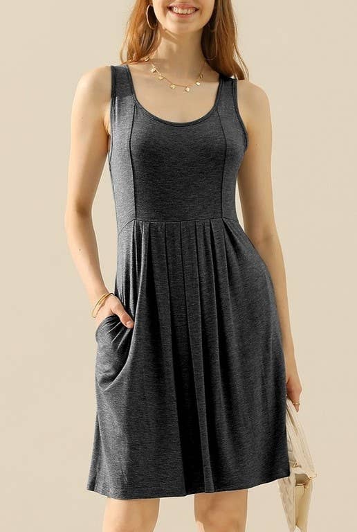 Casual Sleeveless Pleated Pockets Dresses